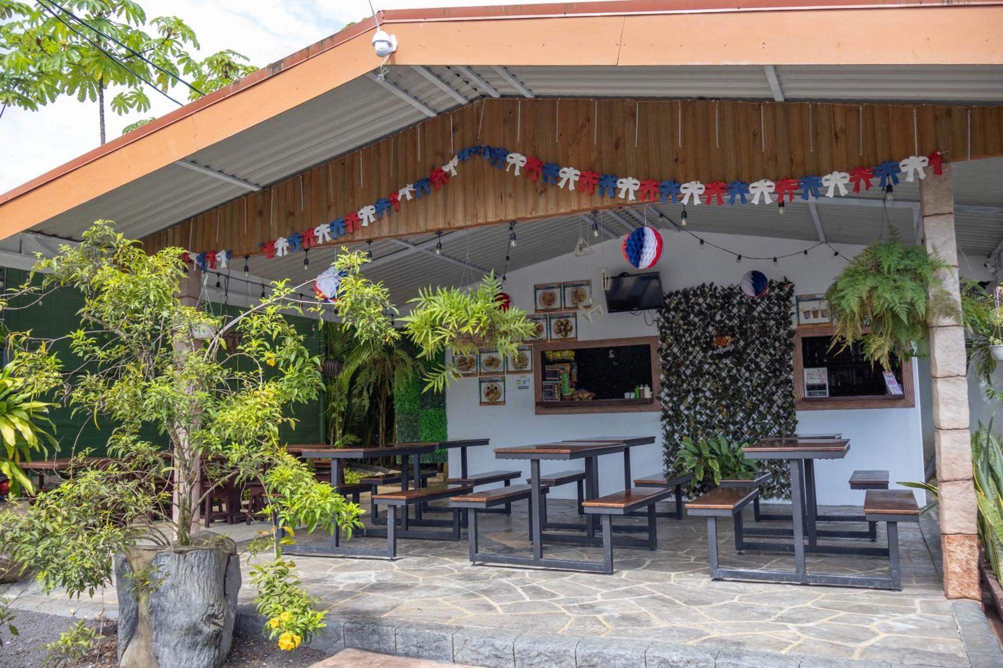 Hotel Relax Termalitas - Thermal Water La Fortuna Екстер'єр фото
