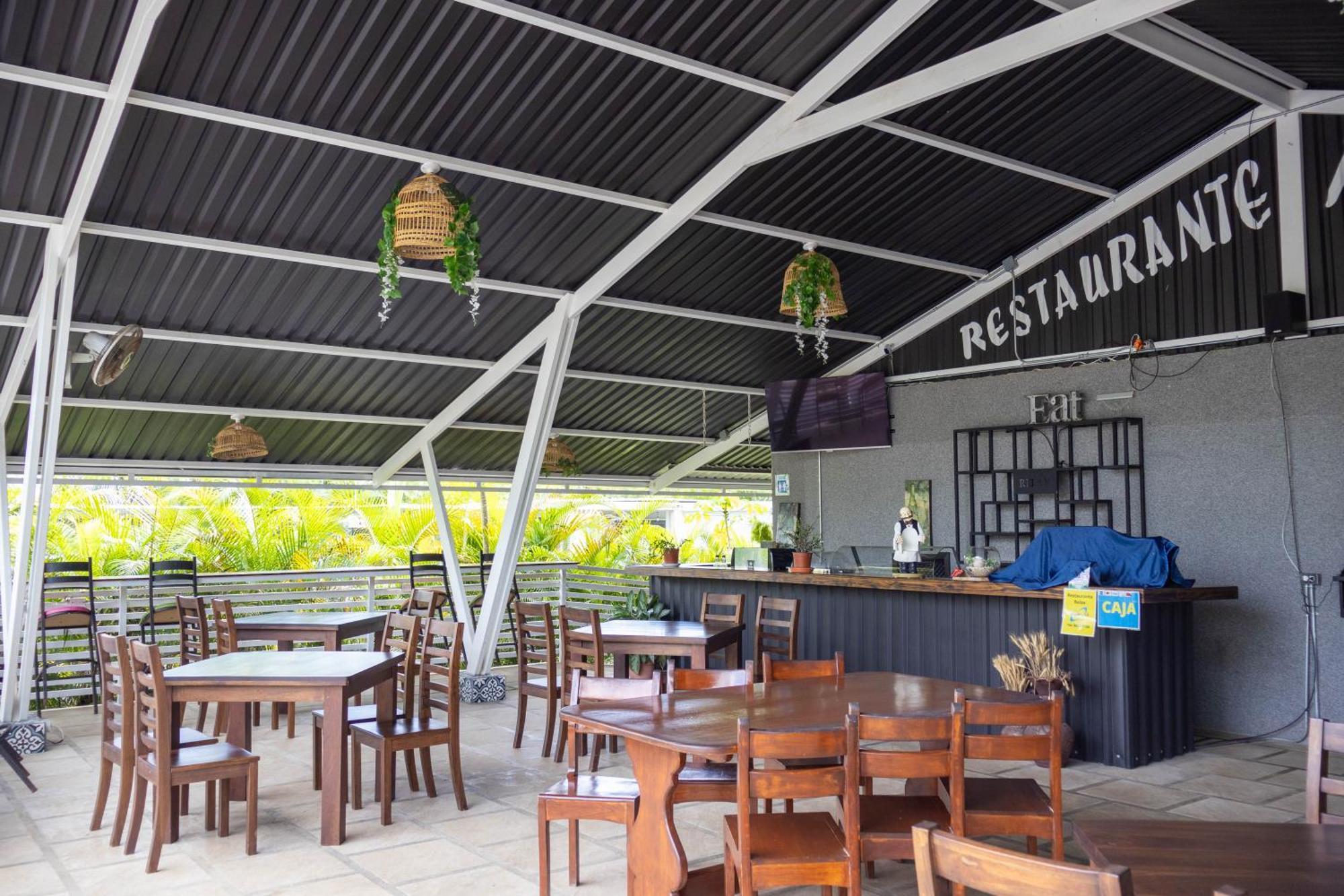 Hotel Relax Termalitas - Thermal Water La Fortuna Екстер'єр фото